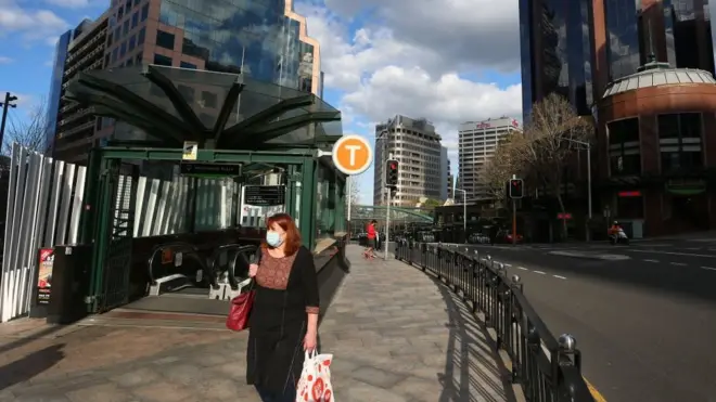 Pemerintah New South Wales menyadari "penderitaan dan tekanan" yang dialami banyak keluarga dan pelaku usaha selama masa lockdown.