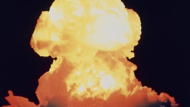 Взрыв водородной бомбы на атолле Бикини в мае 1956 года