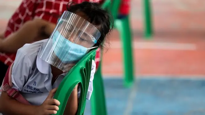 นักเรียนนั่งหลับ