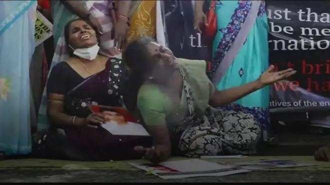 ''අතුරුදහන්වූවන් ගැන අහනකොට කුකුළ් පැටවූ, එළුවෝ දෙන්නද අහනවා.''