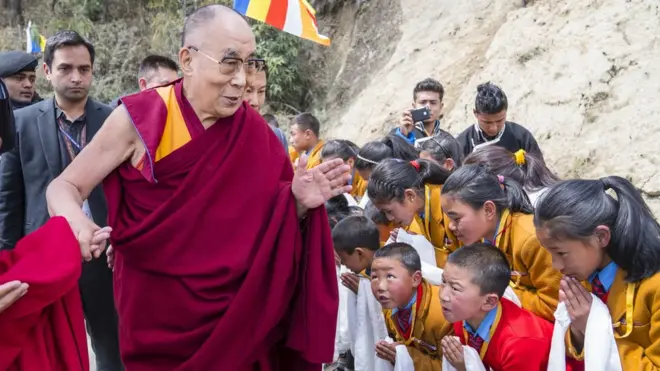 西藏官員撰文指有幹部向達賴喇嘛捐款