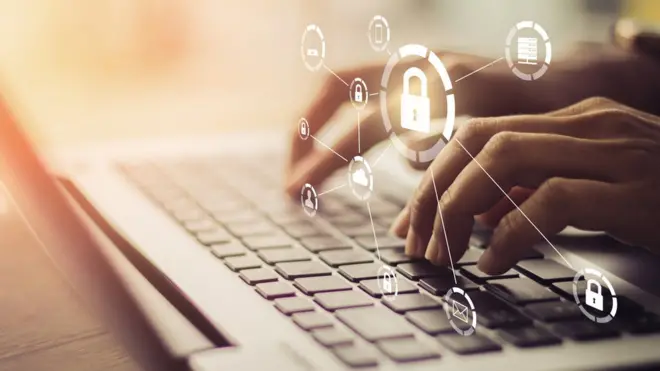 Las contraseñas que elegimos suelen ser "demasiado predecibles", según Microsoft.