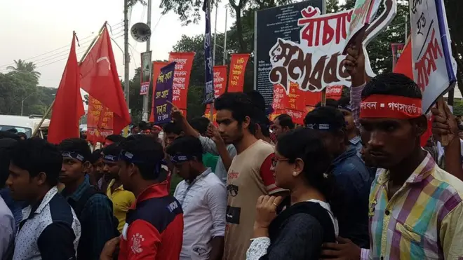 শহীদ মিনারে বামপন্থী দলগুলোর সমাবেশ