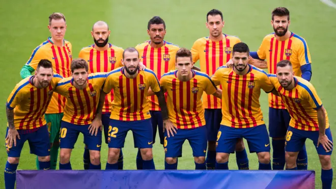 El equipo del Barça con la Senyera