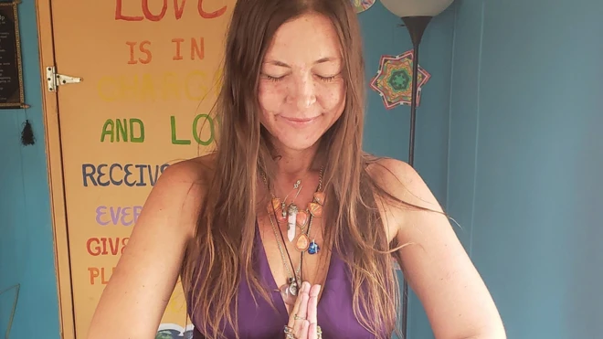 ايمي كارلسون التي كانت تلقب نفسها بـ"الإلهة الأم"