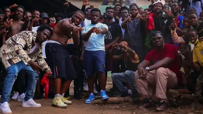 Saradanja između repera iz Gane Smolgoda, O'Keneta, Kuvaku Di-em-sija i britanskih kolega Hedi Uan i LP2Luz