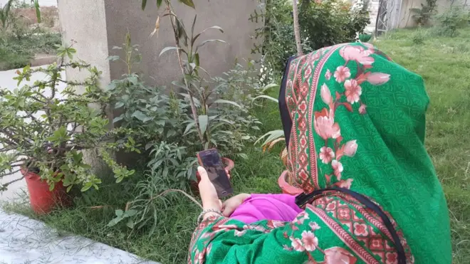 ډېری پاکستانۍ ښځې پر ټولنیزو رسنیو خپله څېره نه ښکاره کوي