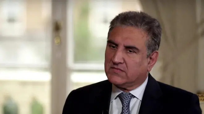 د پاکستان د بهرنيو چارو وزير شاه محمود قريشي وايي، له افغان حکومت سره د طالبانو د مخامخ خبرو موضوع د خبرو له لارې يو ځاى ته رسېدلى شي.