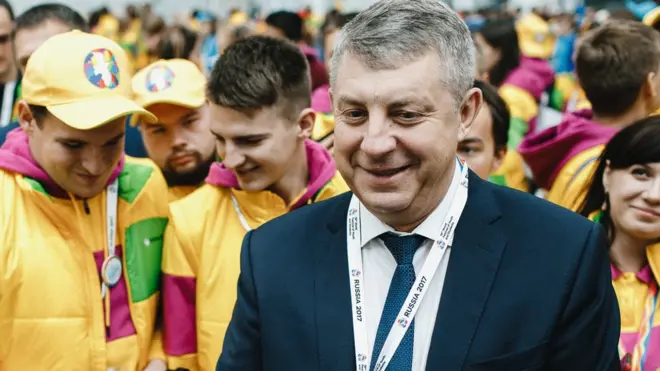 Александр Богомаз возглавил рейтинг богатых губернаторов, но только благодаря жене