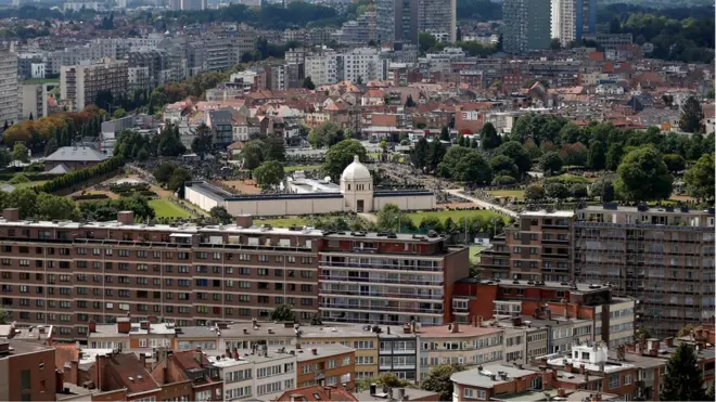 Aşırı sağcı liderler, "Avrupa'daki Gazze şeridi" diye tanımladıkları Molenbeek'e yapacakları ziyareti, sosyal medyadan "İslami Safari" diye duyurmuşlardı