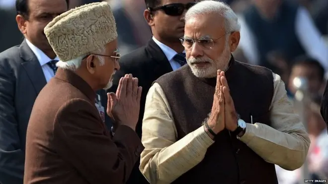 नरेंद्र मोदी, हामिद अंसारी, अल्पसंख्यक