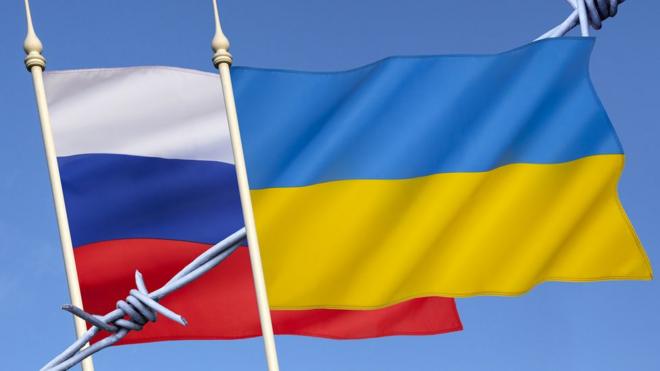 флаги России и Украины