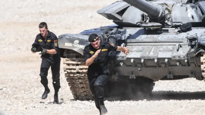 Белоруссия считает укрепление НАТО в Восточной Европе вызовом и думает о "методах адекватного реагирования"