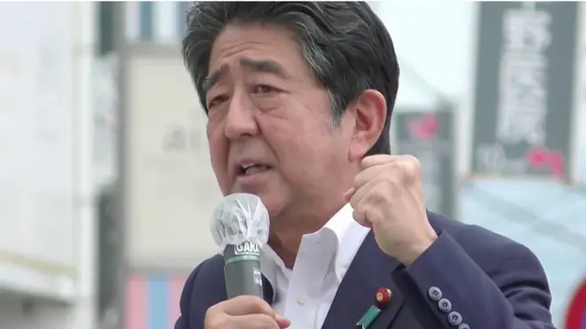 لحظة إطلاق النار أثناء خطاب شينزو آبي