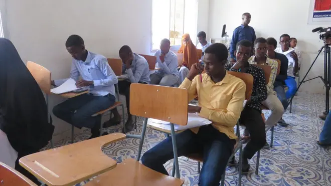 Arday fasal jaamacadeed ku jira