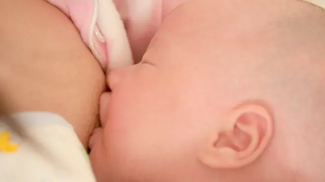 La leche materna es, en gran proporción, agua.