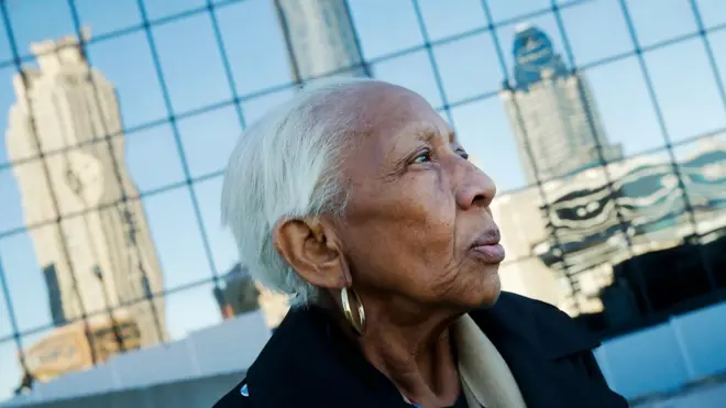 Payne, "Mücevher çalmaktan pişmanlık duymuyorum. Yakalanmaktan pişmanlık duyuyorum" diyor.