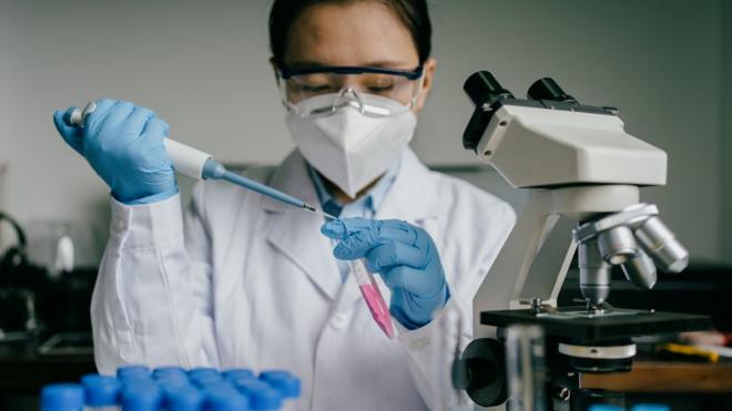 Ilustraçãoaposta ganha 10cientista testando vacinaaposta ganha 10laboratório