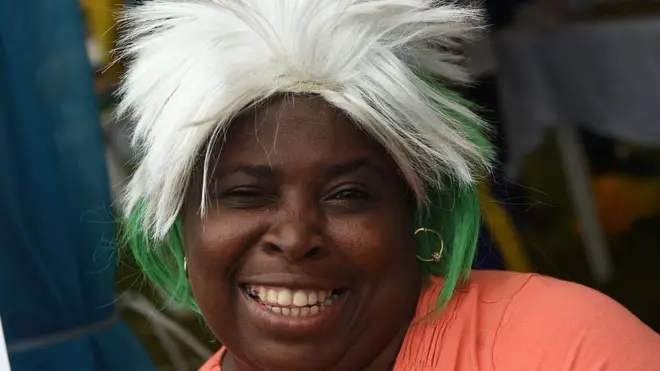 Nwaanyị na-enwe ọṅụ