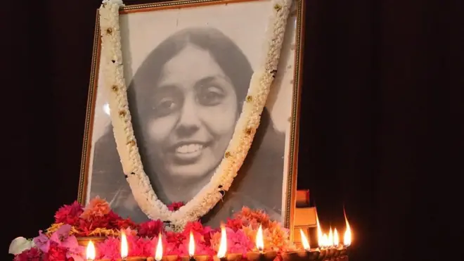 ''බිඳුණු තල් රුක කියන පොත තමයි රාජිනීගේ ඝාතයට මුල් වුණේ.''