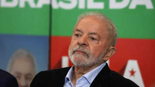 'Quero deixar eles com uma pulguinha atrás da orelha', disse Lula quando questionado sobre comando da PGR