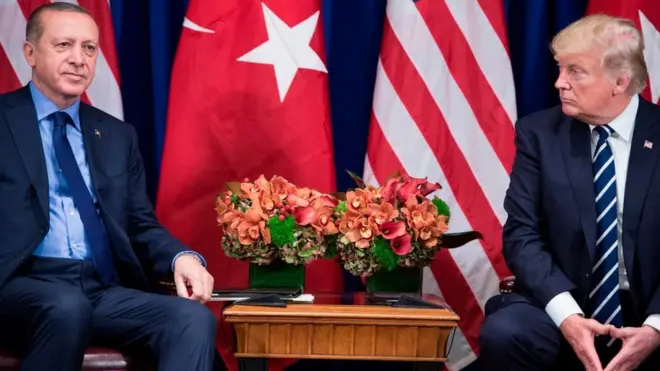 Los gobiernos de Erdogan y Trump tienen posturas contradictorias en numerosos temas.