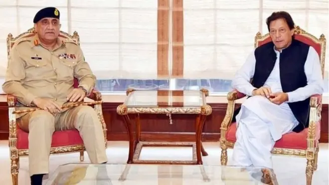 عمران خان، قمر باجوہ