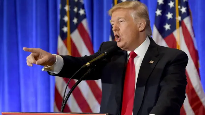 Donald Trump barədə ifşaedici dosyeni tərtib etmiş keçmiş MI6 zabiti onun kimliyi ABŞ-da açıqlandıqdan sonra gizlənib.