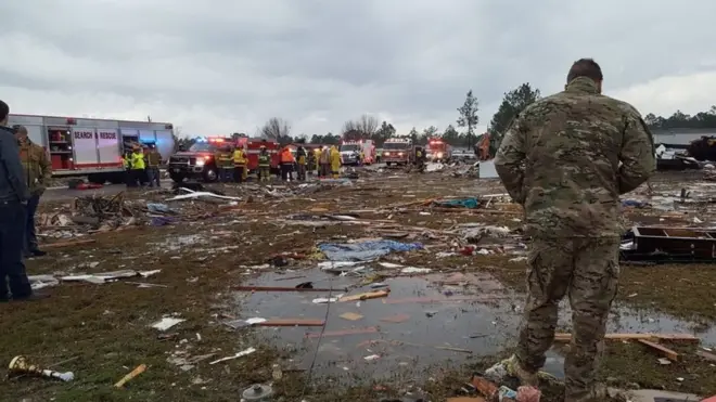 Así quedó un parque en el condado de Cook (Georgia) después del paso de un tornado el domingo en la madrugada.