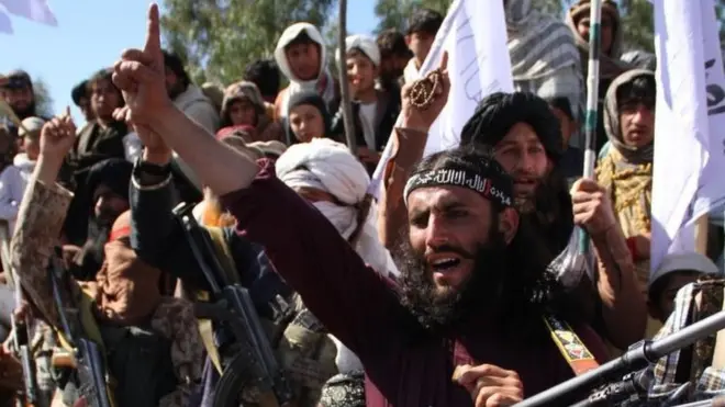 امریکہ اور افغان طالبان کے درمیان معاہدے کے بعد طالبان نے ’فتح‘ کا جشن منایا تھا (فائل فوٹو)
