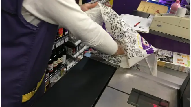 Ne podržavaju svi građani akciju naplaćivanja plastičnih kesa