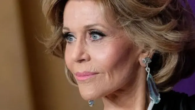 簡·方達和父親亨利·方達一起出演過《金色池塘》