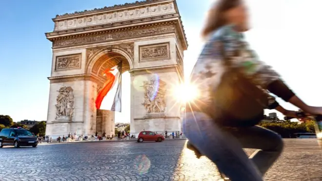 Из компаније „Airbnb" тврде да су закони у Паризу „неефикасни"