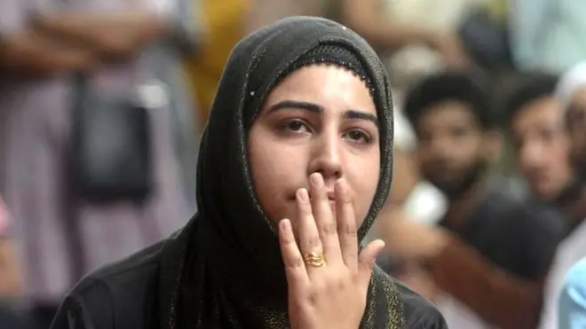 કાશ્મીરી યુવતી