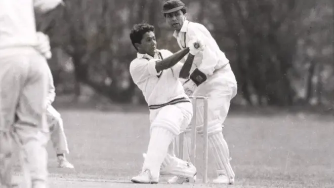 शॉट लगाते हनीफ़ मोहम्मद