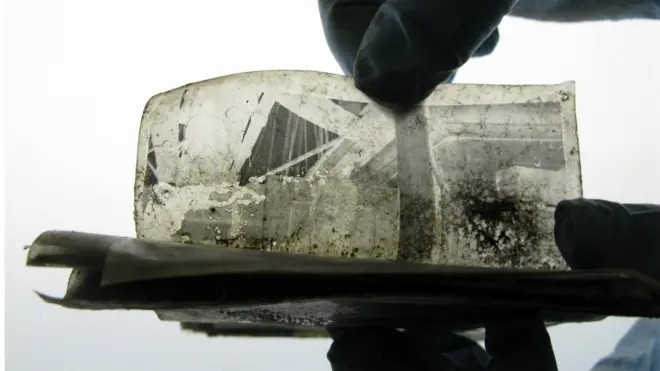 Examinando el negativo