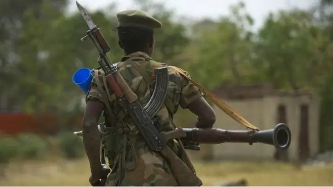 Askari wa Sudan Kusini akiwa kwenye lindo