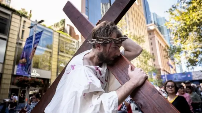 Peringatan Jumat Agung di Sydney, Australia (02/04).