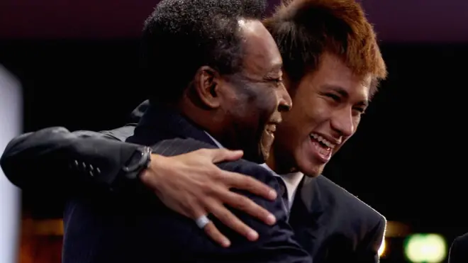 Pelé y Neymar en la gala del Balón de Oro de 2011 en Zurich (Suiza).