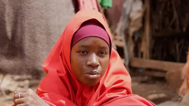 فردوسه ۱۳ کلنه ده، خو هېڅ وخت یې په مړه ګېډه خواړه نه دي خوړلي. هغه پخپل لنډ ژوند کې د دریو وچکالیو شاهده ده.