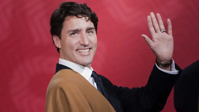 Премьер-министр Джастин Трюдо лично встречал сирийских беженцев в аэропорту