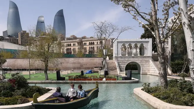 Bakı dekabr istilər isti hava