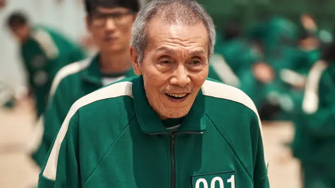 드라마 오징어게임에서 오일남역으로 출연한 배우 오영수씨가 한국인 배우 최초로 미국 골든글로브에서 남우조연상을 수상했다