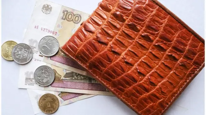 Кошелек и рубли