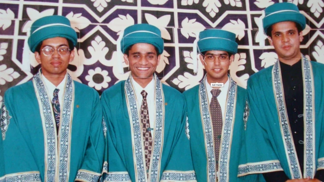 ڈاکٹر عادل حیدر نے آغا خان یونیورسٹی سے تعلیم حاصل کی تھی