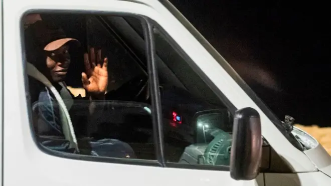 Ocean Viking'deki 82 göçmenin İtalya'nın Lampedusa limanına girişine izin verildi