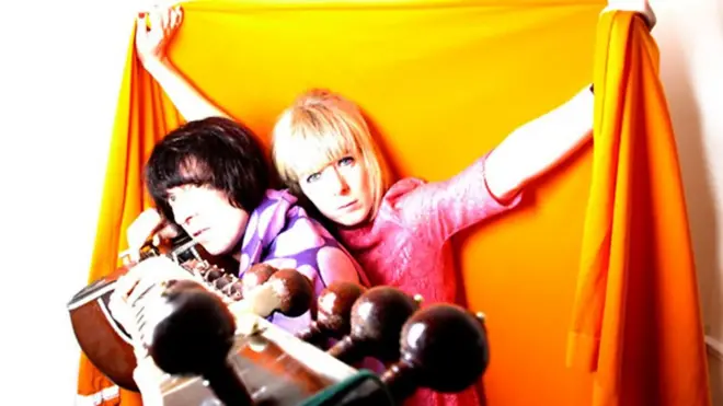 نگاهی به جدول پرفروشترین تک آهنگها و آلبومهای موسیقی پاپ و راک بریتانیا