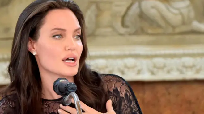 Анджелина Джоли