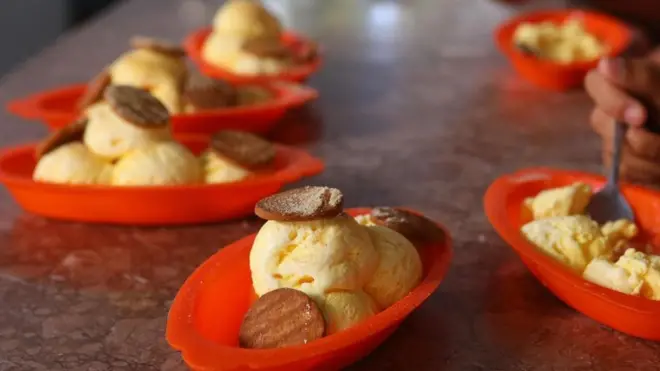 Ketika dibuka pertama kali pada tahun 1966, Parque Coppelia menyajikan 26 rasa es krim, sebagai penghormatan pada Revolusi pada 26 Juli 1953.