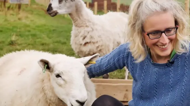 Алексис Флеминг и ее подопечные.